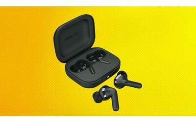Auricolari Motorola Moto Buds+, offerta imbattibile: da 150 a soli 65 euro