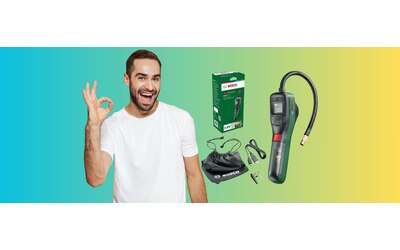 Bosch: mini compressore portatile potentissimo con display LED e accessori oggi in sconto