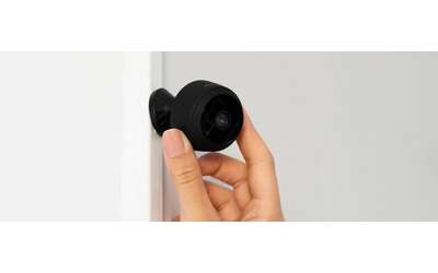 Come scoprire se hai una telecamera nascosta nella tua stanza