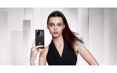 Con Huawei Nova 13 Pro le cuffie FreeBuds 5 sono in regalo