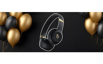 Cuffie Beats Solo 4 a metà prezzo: l’anticipo Black Friday di Amazon è FOLLE (-51%)