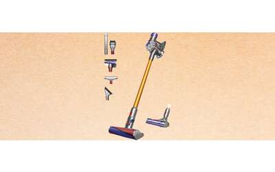Dyson V8: occasione SHOCK su Amazon, il super aspirapolvere a 200 euro in MENO