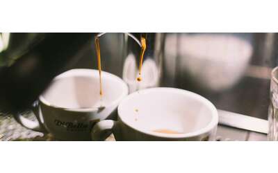 Fai scorta 200 capsule Caff Borbone compatibili A Modo Mio a meno di 38