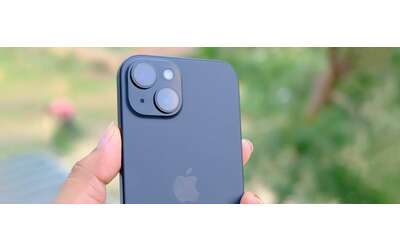 iPhone 15 a poco più di 500€ è l’affare del giorno: promo limitata solo su eBay