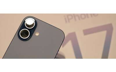 iPhone 17 il DOPPIO SCONTO fa crollare il prezzo a meno di 880