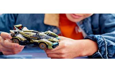 Lamborghini Lambo V12 LEGO in ottimo sconto su Amazon (-30%)