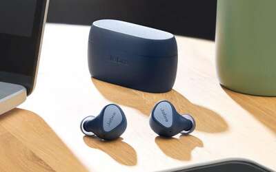 Le cuffie Jabra Elite 4 con ANC e impermeabilità a POCHISSIMO su Amazon