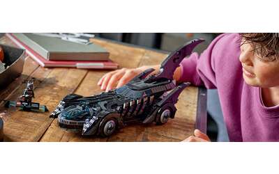LEGO Batmobile: un sogno a occhi aperti in offerta a tempo su Amazon