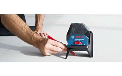 Livella laser multifunzione Bosch Professional: occhio al maxi sconto Amazon (-38%)