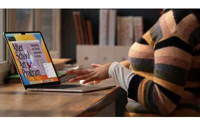 MacBook Air (M2 e 16/256 GB) al minimo su Amazon: è il notebook da prendere