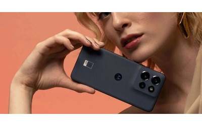 Motorola Edge 50 Neo: il mid-range più completo è in super offerta su Amazon