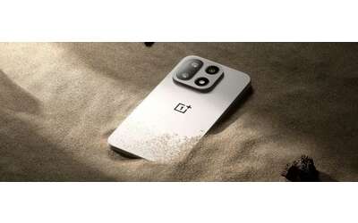 OnePlus 15 ufficiale  batteria spaventosa e  design   tutto   nuovo