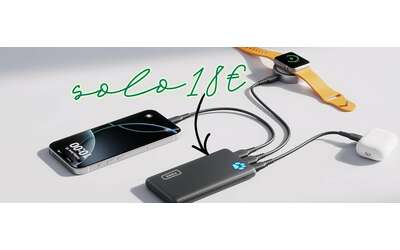Power Bank compatto leggero e con 3 USB per ricaricare di tutto a soli 18
