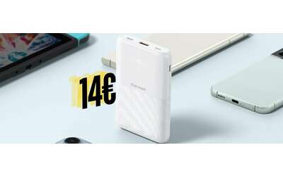 Power Bank da 10000mAh ultra sottile e leggero con 3 uscite (14€)