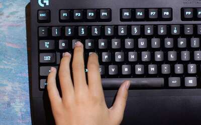 Prezzo RIDICOLO su Amazon per la tastiera da gaming Logitech G213 Prodigy