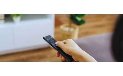 Schermo nero su Tiv Sat da marzo 2026 scatta lo spegnimento di queste smartcard