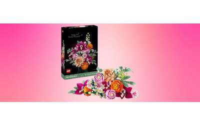 Set LEGO Bouquet di Fiori Rosa: un regalo romantico in offerta su Amazon