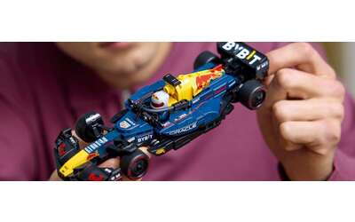 Set LEGO Red Bull RB20 in offerta a un OTTIMO PREZZO su Amazon porta la F1 sulla scrivania