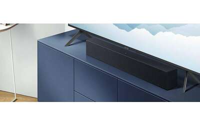 Soundbar Samsung con 4 speaker e woofer integrato a 89 euro: MIRACOLO Amazon per il Black Friday