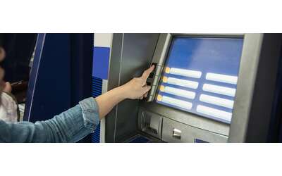 Stampi la ricevuta al bancomat? Ecco perché dovresti evitarlo