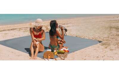 Tappetino da spiaggia GENIALE e ANTI-SABBIA in super sconto Amazon