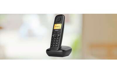 Telefono cordless con vivavoce, display illuminato e batteria infinita: in offerta a 18 euro