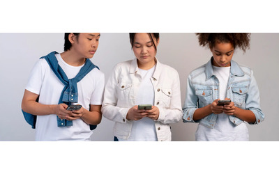 Troppi pericoli digitali per i teenager