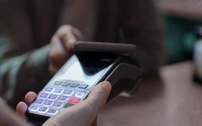 Truffa del POS nascosto anche in Italia: ecco come non farsi rubare denaro