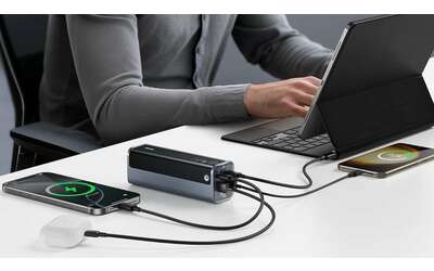 Un portento di power bank: 20.800mAh, ricarica a 100W e un prezzo imperdibile (Amazon)