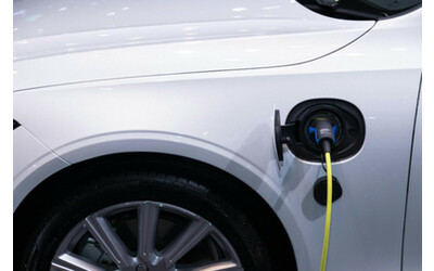Auto elettriche, da Spagna e Francia sostegno al Made in Europe