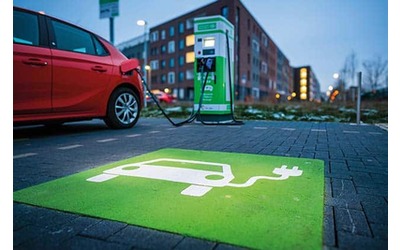 In Europa per l’auto il percorso è elettrico