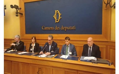 Ponte sullo Stretto, ambientalisti: “Il progetto va fermato”