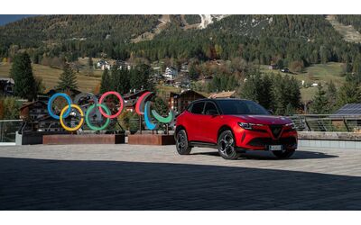 Alfa Romeo Junior Milano Cortina 2026: prezzi e dotazioni della serie speciale