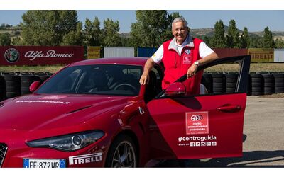 Andrea de Adamich addio, morto a 84 l'ex pilota e volto storico delle corse in TV