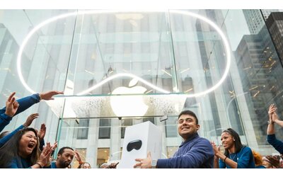 Apple Vision Pro 2, cosa sappiamo: nuovo chip, tanta AI e il nodo del peso
