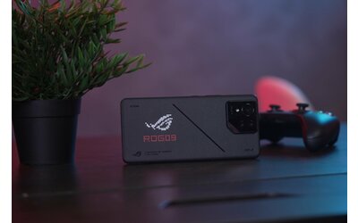 ASUS ROG Phone 9 FE, lancio imminente per un gaming phone più economico?
