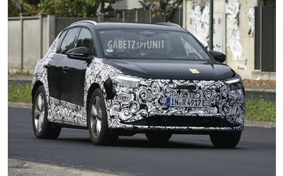 Audi Q4 e-tron 2026, il restyling è stato pizzicato su strada