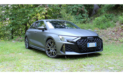 Audi RS3: con il restyling si guida ancora meglio! La prova su strada | Video