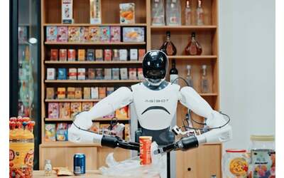 Azienda cinese punta a un esercito di 5.000 robot umanoidi per sfidare Elon Musk