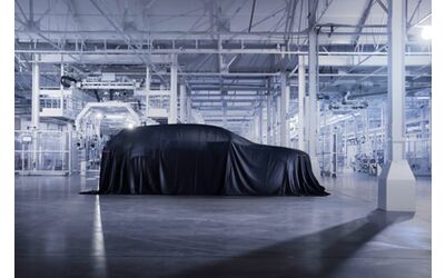 Bentley il nuovo Urban SUV elettrico sta arrivando Benzina e ibrido Plug in ancora a lungo