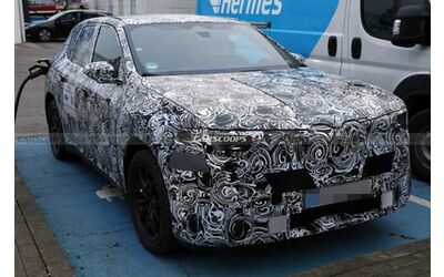 BMW iX1 con il restyling sar tutta nuova ecco gli interni del SUV elettrico