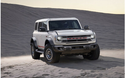 Bronco compie 60 anni: Ford presenta l'edizione anniversario in stile retrò