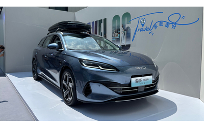 BYD, al Salone di Monaco 2025 debutta la station wagon Plug-in con 1.500 km di autonomia