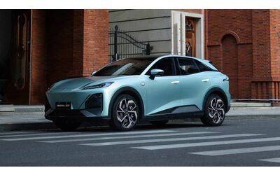 Changan Deepal S07 si presenta in Italia caratteristiche e prezzo del nuovo SUV elettrico
