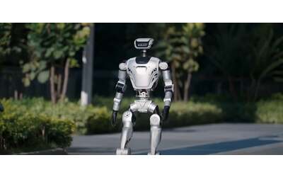 Cina, il robot umanoide Oli debutta danzando sul palco del World Robotics Conference