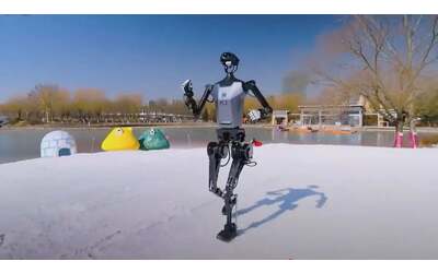 Cina svela il Tien Kung Xingzhe: il robot umanoide che sfida ogni terreno