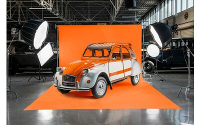Citro n 2CV Spot i cinquant 039 anni della prima serie limitata