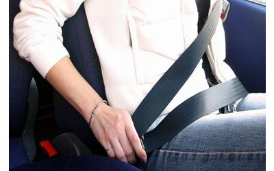 Come funzionano le cinture di sicurezza multi adattive della nuova Volvo EX 60