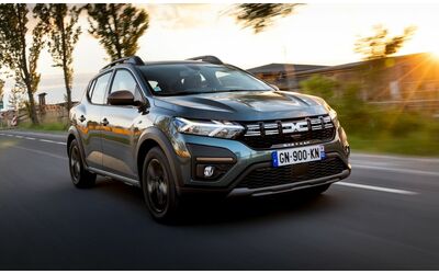 Dacia Sandero, continua il successo in Italia: regina del segmento B