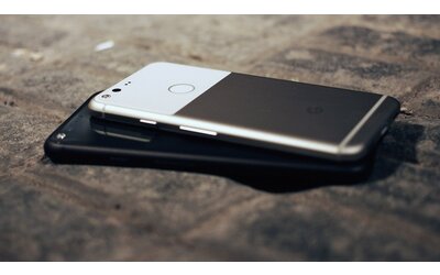 Dieci generazioni di Pixel: Google ripercorre l'evoluzione dei suoi smartphone